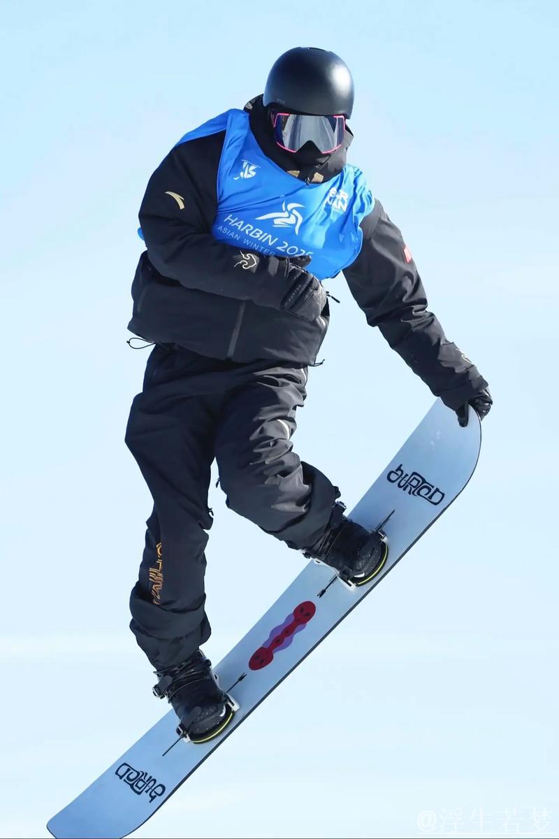 单板滑雪男子大跳台杨文龙摘得第八名