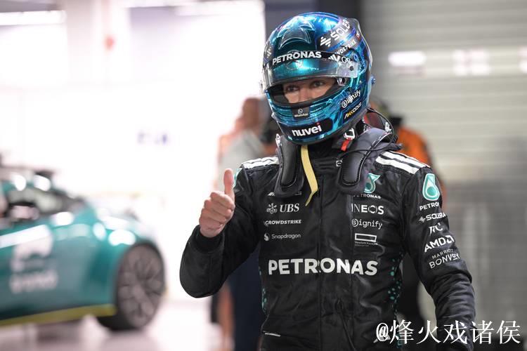 F1新加坡站排位赛：拉塞尔获得杆位 维斯塔潘第2